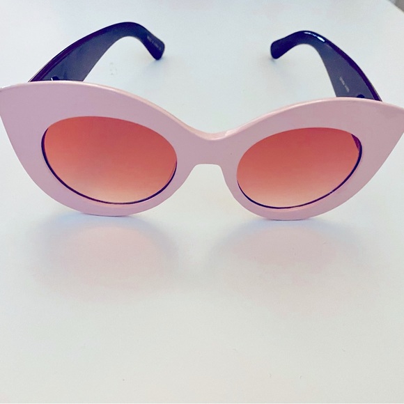 Vintage Cat Eye Sunglasses - Picture 1 of 3